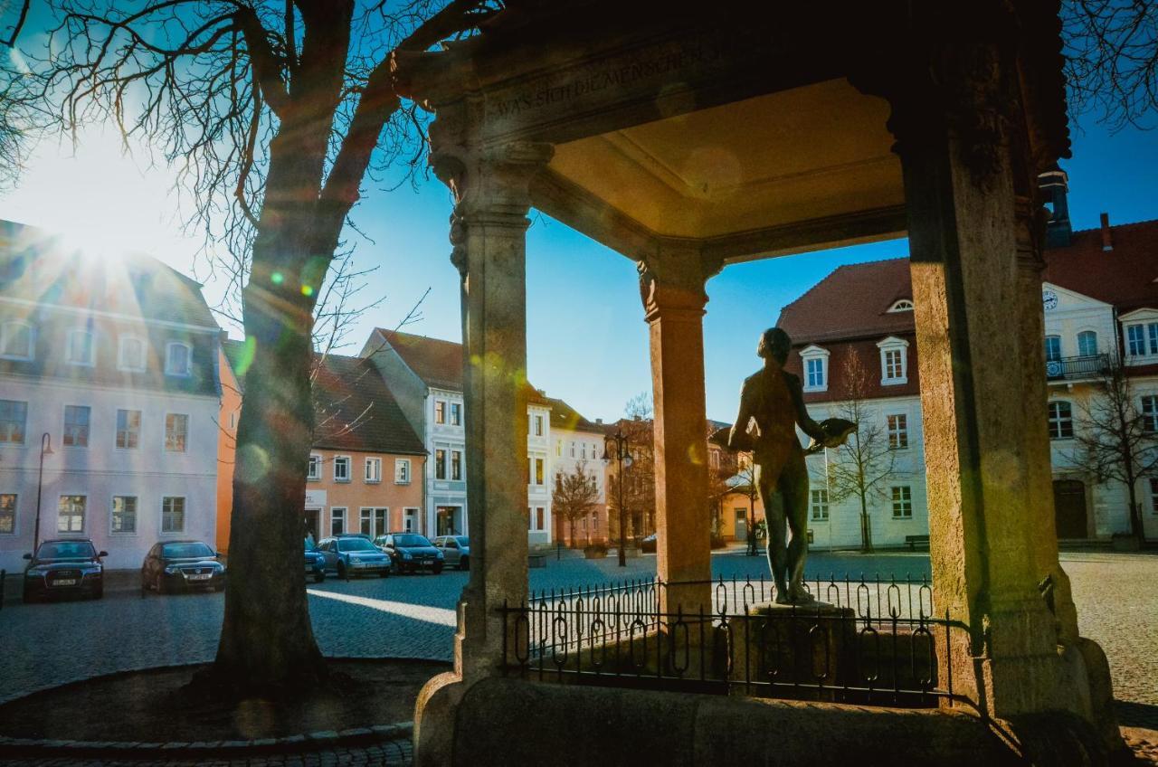 Der Sachsenhof - Zentral gelegene Ferienwohnung direkt am Markt und Kirche Bad Liebenwerda Exterior foto